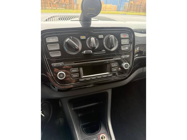 Volkswagen UP! 1.0 move up! BlueMotion | AUTOMAAT | 2E EIGENAAR | 12MND GARANTIE | AIRCO | PDC |