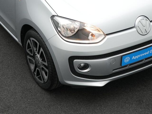 Volkswagen UP! 1.0 65 pk High Up! BlueMotion | Navigatie | Parkeersensoren achter | Cruise Control