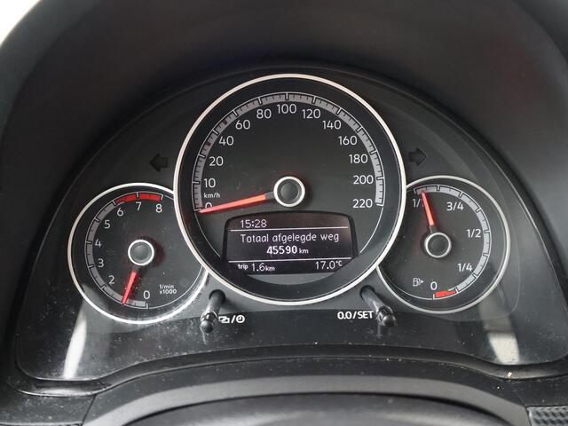 Volkswagen UP! 1.0 BMT move up! | 60 PK | Airco | DAB+ radio | Buitenspiegels elektrisch instel- en verwarmbaar |
