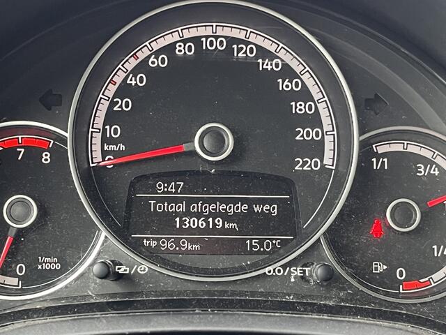 Volkswagen UP! 1.0 BMT move up! / Airco /