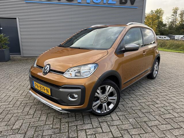 Volkswagen UP! 1.0 BMT Cross up! Cruise Control Climate Control PDC DAB Achteruitrijcamera Lichtmetalen velgen Stoelverwarming