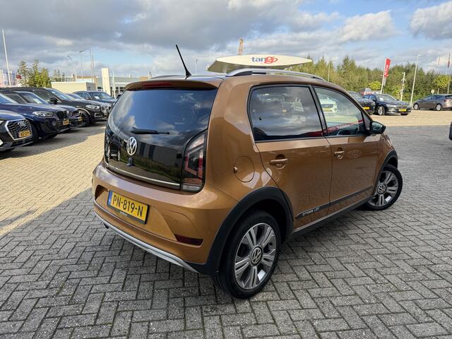 Volkswagen UP! 1.0 BMT Cross up! Cruise Control Climate Control PDC DAB Achteruitrijcamera Lichtmetalen velgen Stoelverwarming
