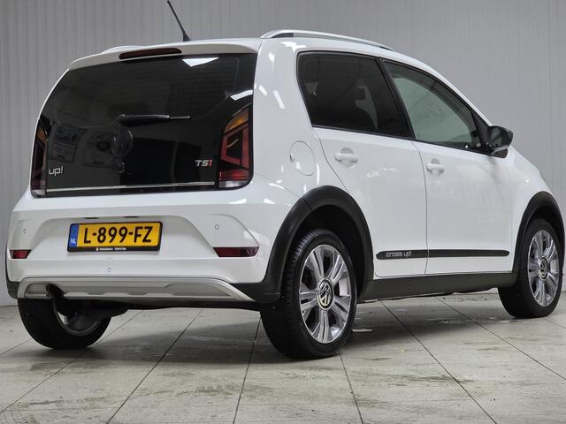 Volkswagen UP! 1.0 TSI BMT Cross UP!/ 90pk!/ Facelift/ Stoelverw./ 16'' LMV/ Maps + More/ LED Dagrijverl./ Cruise!/ Bluetooth/ PDC/ Extra getint glas/ Multi. LEDER. Stuur/ Airco/ C.V. Afstand/ Elek. pakket/ Dakrails.