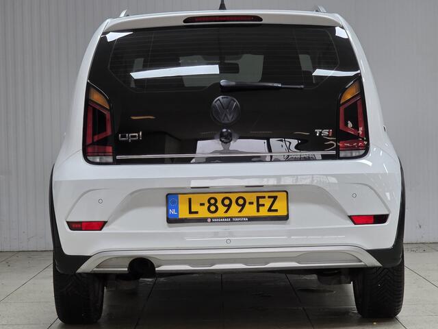 Volkswagen UP! 1.0 TSI BMT Cross UP!/ 90pk!/ Facelift/ Stoelverw./ 16'' LMV/ Maps + More/ LED Dagrijverl./ Cruise!/ Bluetooth/ PDC/ Extra getint glas/ Multi. LEDER. Stuur/ Airco/ C.V. Afstand/ Elek. pakket/ Dakrails.