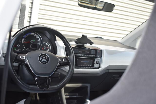 Volkswagen UP! E-UP! STYLE / STOEL VERWARMING / ACHTERUITRIJ CAMERA / 5 DEURS