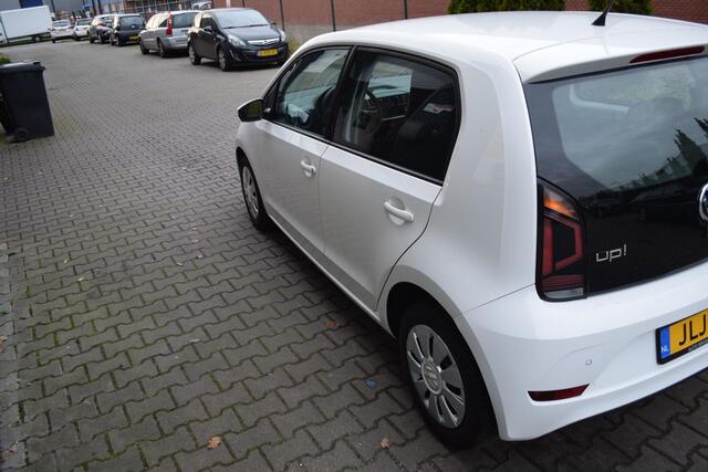 Volkswagen UP! 1.0 BMT high up!
