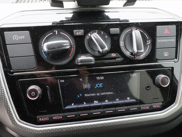 Volkswagen UP! 1.0 BMT high up! | Privacy Glas | Cruise Control | Bluetooth | Camera | Airco | 16 inch | 96.557 Km!!