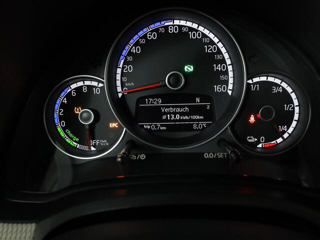 Volkswagen UP! e-Up! e-up! Style 83 pk | Navigatie via App | Autom. airco | Parkeersensoren achter | Achteruitrijcamera | Cruise control | Stoelverwarming |