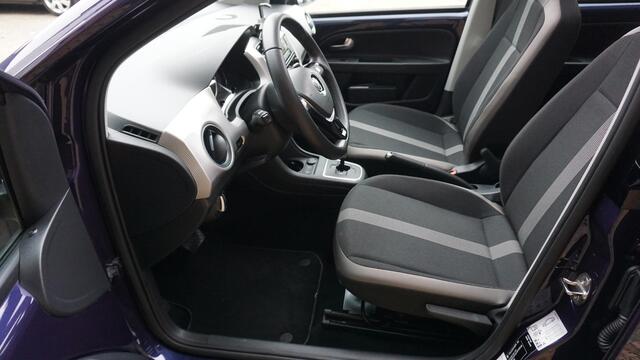 Volkswagen UP! 1.0 75pk Automaat 5Drs High up! Pano.Dak Clima Stoelverwarming 15inch LM *NL auto* 68196km!