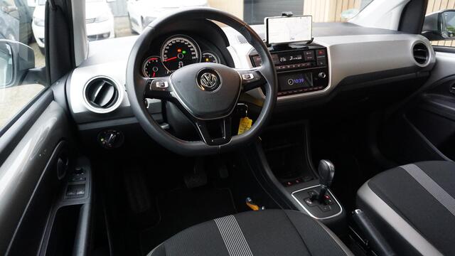 Volkswagen UP! 1.0 75pk Automaat 5Drs High up! Clima Stoelverwarming A-Camera Cruise Control 15inch LM *NL auto* 49577km!