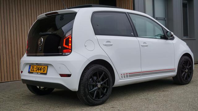 Volkswagen UP! 1.0 60pk up! 5Drs Beats Pano.Dak 16inch LM A-Camera *Nieuwstaat Up!* Alcantara Cruise Control 1e Eigenaar 12253km!