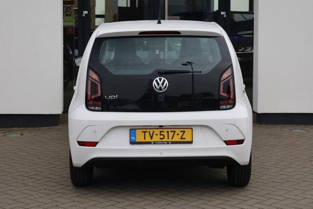 Volkswagen UP! 1.0 BMT move up! 60PK / 44kW, Achteruitrijcamera, parkeersensoren achter, multifunctioneel lederen stuurwiel, cruise control, bestuurdersstoel in hoogte verstelbaar, airco, radio, elektrische ramen voor, LED dagrijverlichting