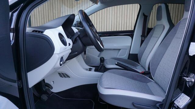 Volkswagen UP! 1.0 TSI 90PK BMT up! Beats Pano Cruise 5-drs 15inch LM BEATS audio *44649km* Elek pakket A.camera *NL auto* 2de eign