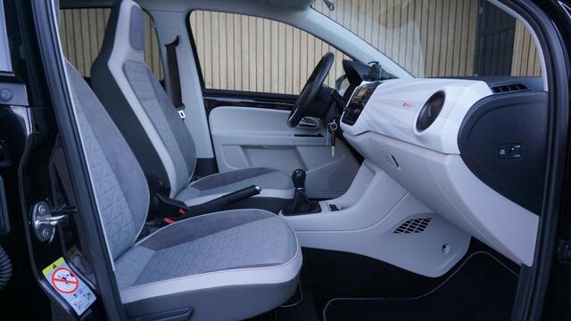 Volkswagen UP! 1.0 TSI 90PK BMT up! Beats Pano Cruise 5-drs 15inch LM BEATS audio *44649km* Elek pakket A.camera *NL auto* 2de eign