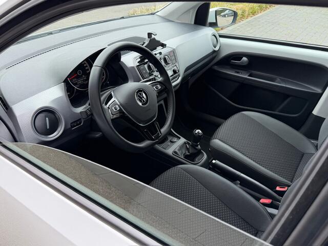 Volkswagen UP! 1.0 Active 5-deurs | Lichtmetalen velgen | Mistlampen | Extra getint glas | Leder stuurwiel | Stoelverwarming | Bluetooth | Rijklaar incl. garantie