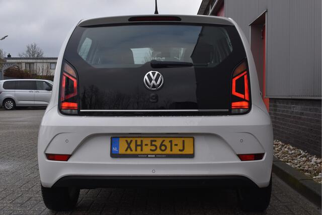 Volkswagen UP! 1.0 BMT high up! Cruise, PDC, A/C, Multi. stuur, Bluetooth