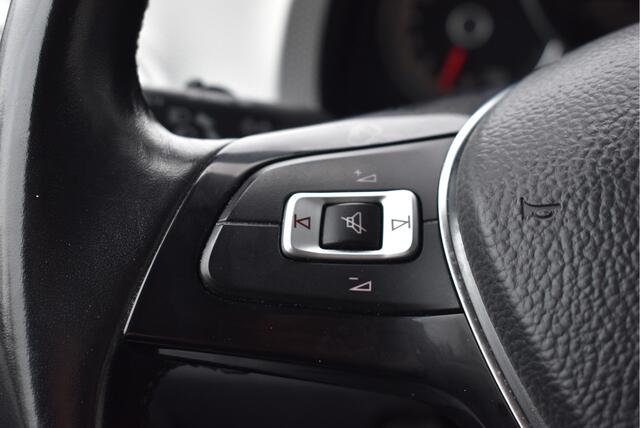 Volkswagen UP! 1.0 BMT high up! Cruise, PDC, A/C, Multi. stuur, Bluetooth