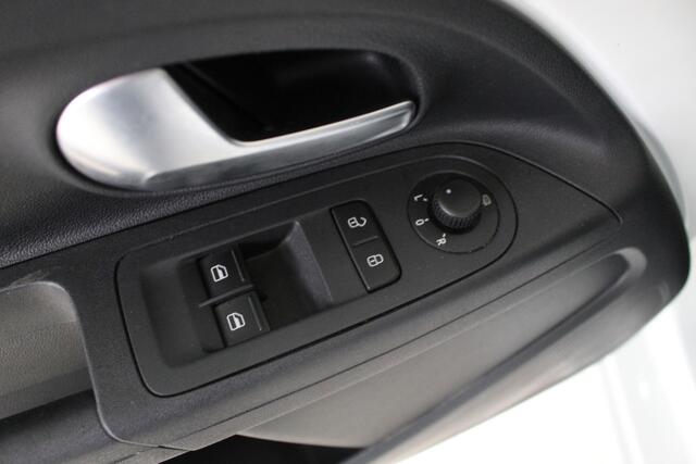 Volkswagen UP! 1.0 BMT move up! Climate Control | Cruise Control | Licht- en Regensensor | Dealeronderhouden