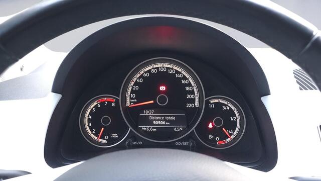 Volkswagen UP! 1.0 BMT up! beats | Stoelverwarming | Parkeersensoren | Airco