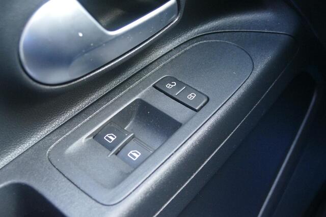 Volkswagen UP! 1.0 | All-season banden | Camera | Rijklaarprijs!