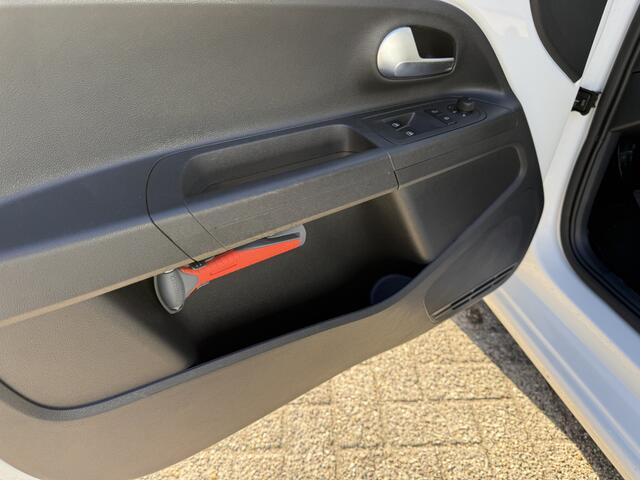 Volkswagen UP! 1.0 BMT move up!5 drs ! Navi,airco. Koppeling/riem nieuw !!