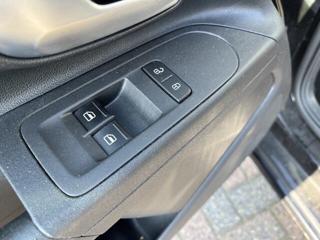 Volkswagen UP! 1.0 / CRUISE/ CLIMATE/ DAB RADIO/ BLUETOOTH/ PARK. SENSOREN + CAMERA/ AUTOM. VERLICHTING