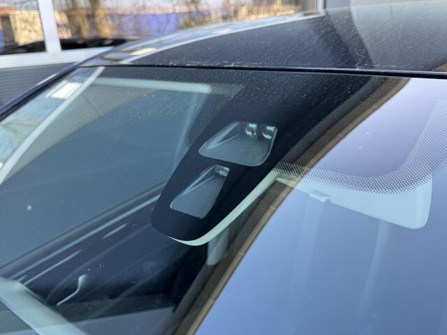 Volkswagen UP! 1.0 MPI 60 pk BMT high up! Stoelverwarming Cruise control Camera DAB