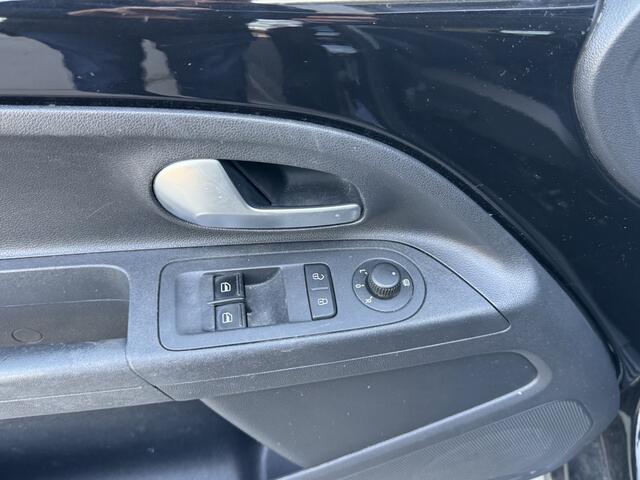 Volkswagen UP! 1.0 MPI 60 pk BMT high up! Stoelverwarming Cruise control Camera DAB