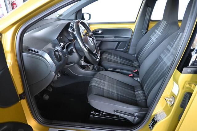 Volkswagen UP! 1.0 BMT CLUB High Up! Airco Stoelverwarming Lichtmetaal Dealer Onderhouden! Inruil Mogelijk!