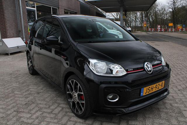 Volkswagen UP! 1.0 TSI GTI Achteruitrijcamera, Stoelverwarming, Parkeersens. A, Panoramadak, Beats Audio, Cruise control, Climate control, 17" LMV