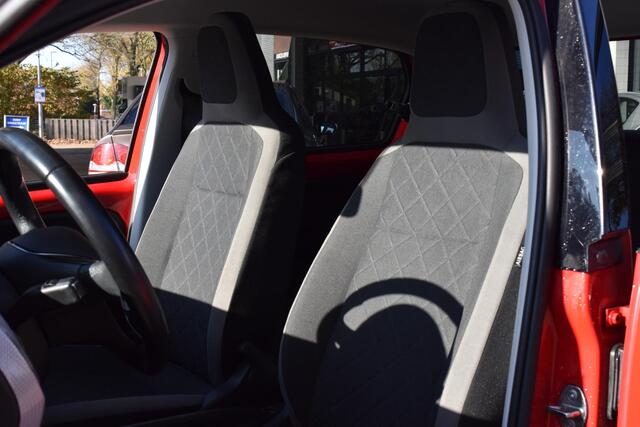 Volkswagen UP! e-up! Style Sport | All-seasons | Stoelverwarming | Camera | 12 mnd BOVAG garantie | Whatsapp 06-53188999
