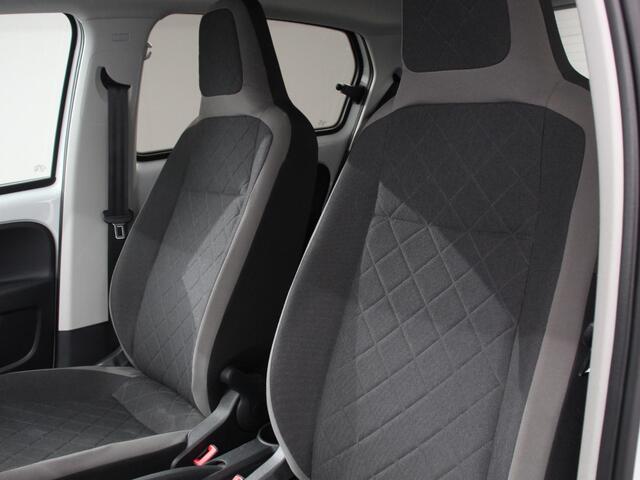 Volkswagen UP! e-Up! e-up! Style Climate control Stoelverwarming Cruise control Parkeersensor achter + camera Lichtmetalen velgen