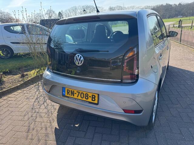 Volkswagen UP! 1.0 BMT high up! *Camera*Cruise *Dealer onderhouden!