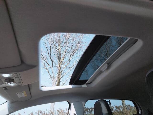 Volkswagen UP! 1.0 TSI BMT high up! ** PANO DAK ** Clima ** Cruise **