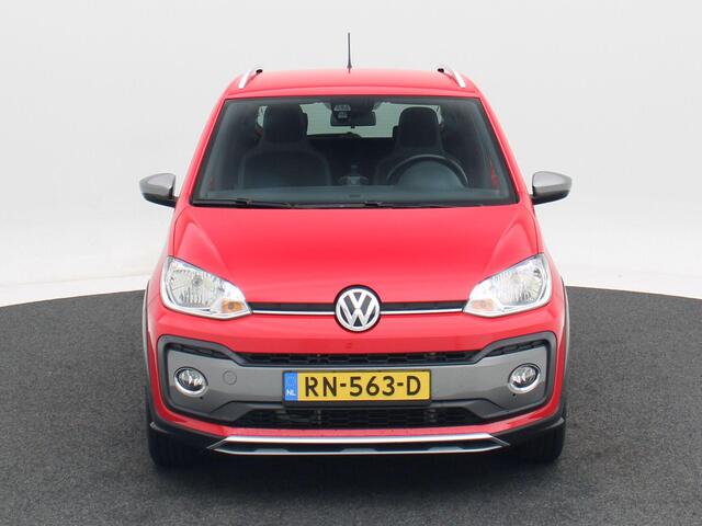 Volkswagen UP! 1.0 TSi 90 Pk Cross Up! | Stoelverwarming | Climatronic | Airco | Elektrische Ramen | Camera | DAB | Bluetooth | 16 Inch | 76.667 Km !!