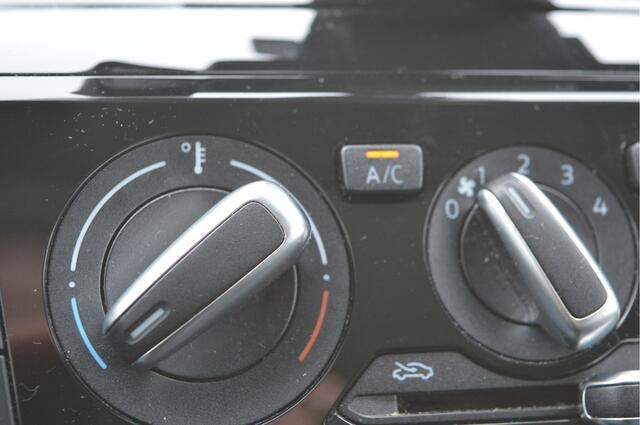 Volkswagen UP! 1.0 BMT high up! NL-Auto / Schuifdak /