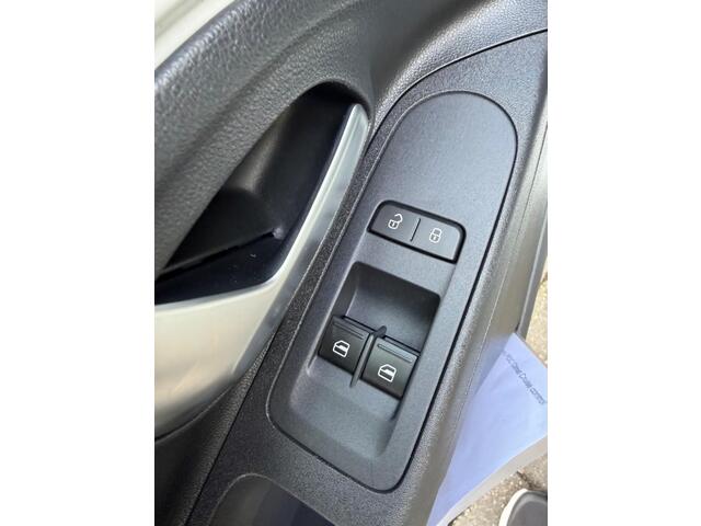 Volkswagen UP! 1.0 Exective Camera PDC Climat Cruise control Climat