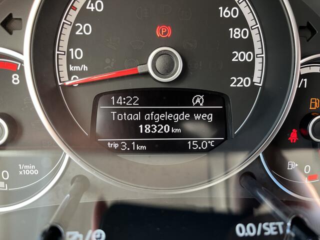 Volkswagen UP! 1.0 BMT move up! / AIRCO/ MULTIMEDIA/ 5 DEURS/ ZEER ZUINIG!