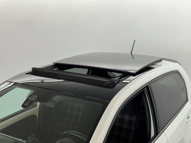Volkswagen UP! 1.0 TSI GTI / Pano / Beats / Camera / Clima