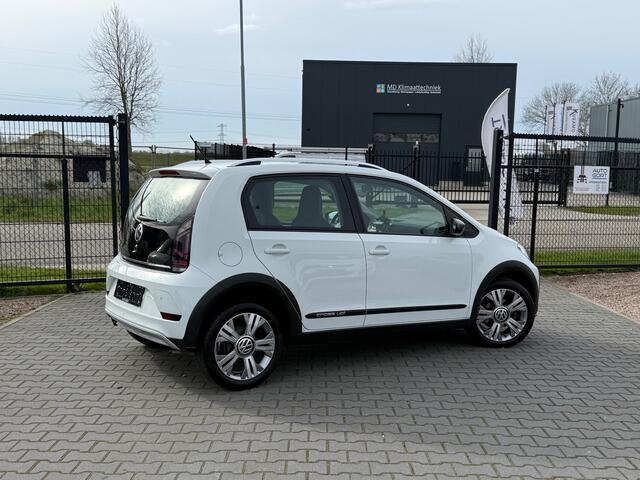 Volkswagen UP! 1.0 BMT 75pk cross up! | Cruise control | Climate control | 5 Deurs | Stoelverw.