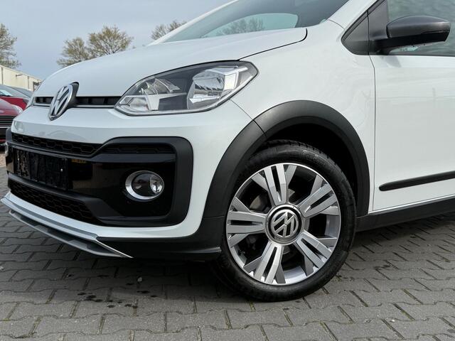 Volkswagen UP! 1.0 BMT 75pk cross up! | Cruise control | Climate control | 5 Deurs | Stoelverw.