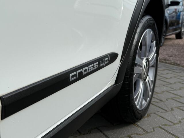 Volkswagen UP! 1.0 BMT 75pk cross up! | Cruise control | Climate control | 5 Deurs | Stoelverw.