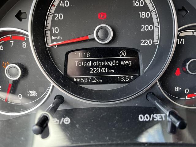 Volkswagen UP! 1.0 / AIRCO/ BLUETOOTH/ DAB RADIO/ 5 DEURS/ ZUINIG!