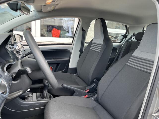 Volkswagen UP! 1.0 / AIRCO/ BLUETOOTH/ DAB RADIO/ 5 DEURS/ ZUINIG!