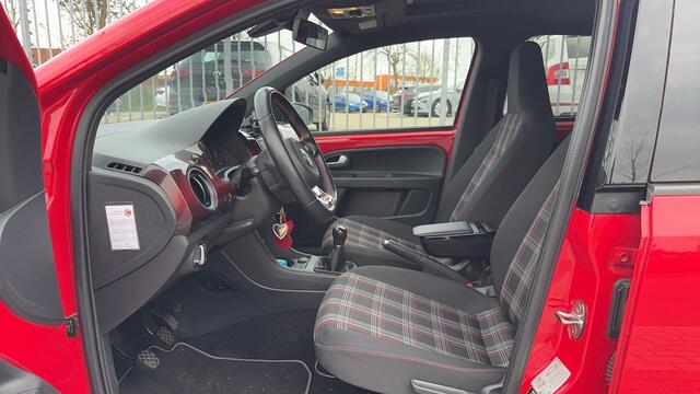 Volkswagen UP! GTI 1.0 TSI 115pk | Pano | Camera | Stoelverw. | 17" | Cruise
