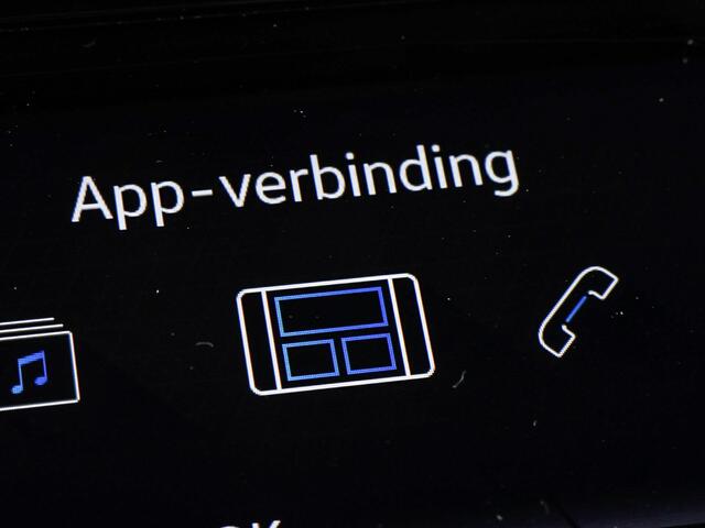 Volkswagen UP! 1.0 TSI 115pk GTI · Camera · P-Sensoren · Cruise Control · Stoelverwarming · Climatronic · 17'' Inch ·