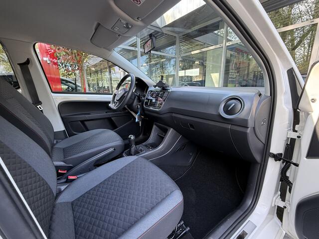 Volkswagen UP! 1.0 BMT 75PK! *!* AIRCO/ NAVI/ LMV/ STOELVERWARMING *!*