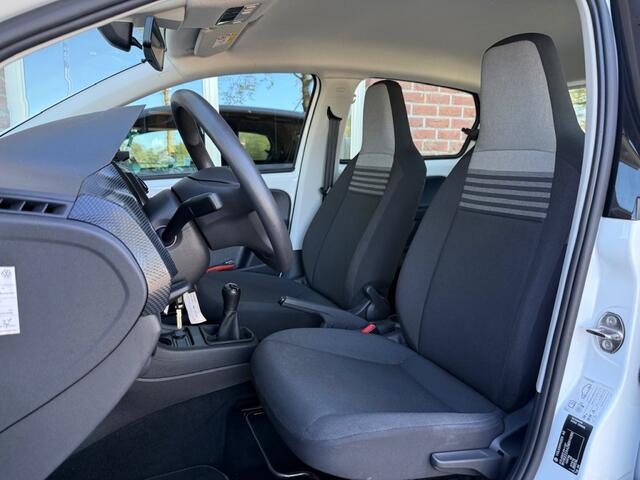 Volkswagen UP! 1.0 NAVI.VIA.APP / AIRCO / RIJKLAAR / INCL GARANTIE