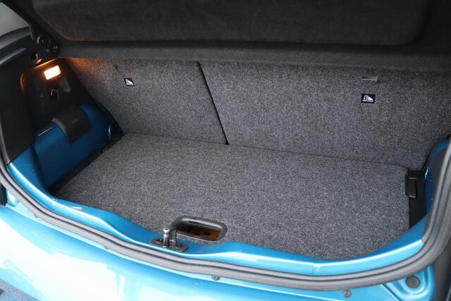 Volkswagen UP! 1.0 BMT high up! 60pk | Cruisecontrol | Bluetooth | Sensoren | Airco