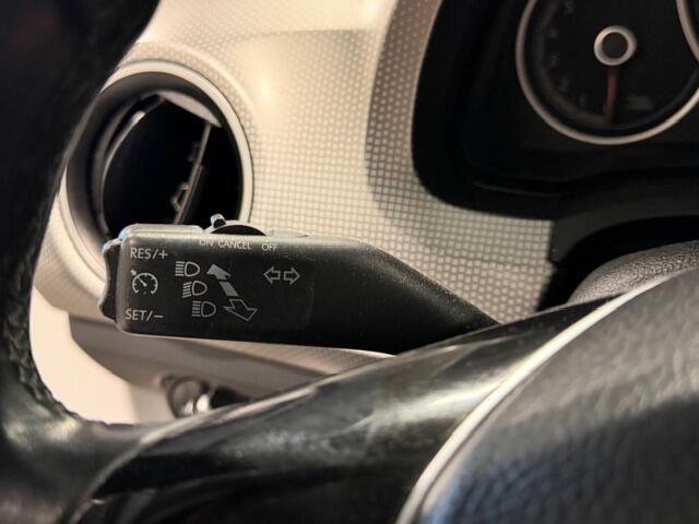 Volkswagen UP! 1.0 BMT high up! (Facelift) , Cruise control , Parkeersensor, Navi via APP, Lichtmetalen velgen, Telefoon integratie , Nieuwe APK , etc. Onderhoudshistorie vanaf 30.000 km hier volledig bekend en recent.